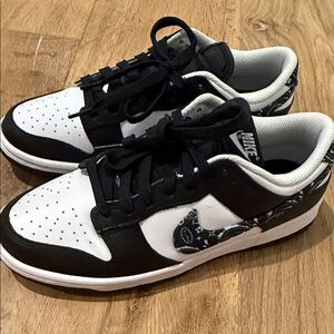 Nike Black and White Men's Sneakers